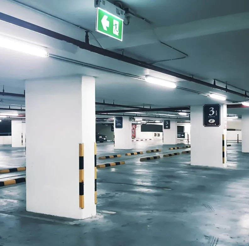 Nödbelysning parkeringsgarage